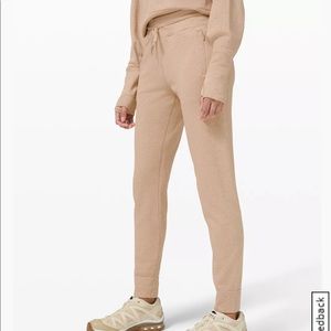 Lululemon engineered warmth jogger